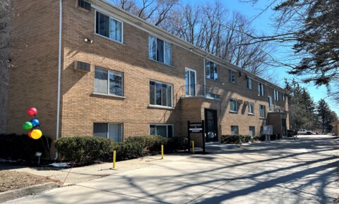 Apartments Near Baker College of Clinton Township Lakeshore Apartments- New Baltimore  for Baker College of Clinton Township Students in Clinton Township, MI