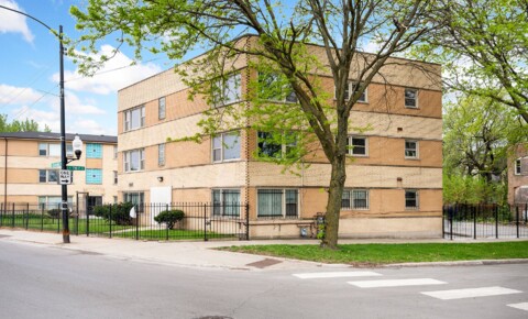 Apartments Near Saint Xavier 7800 S Exchange for Saint Xavier University Students in Chicago, IL
