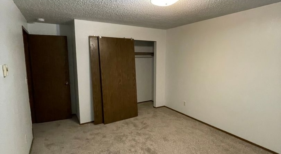 2nd Floor 2 Bedroom, 1 Bathroom Apartment