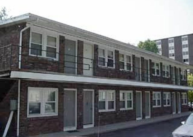 Apartments Near Newly Remodled 1 Bedrooms - 1.5 Blocks from IU's Memorial Union