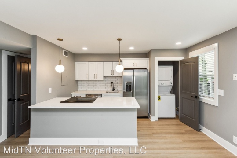 Beautifully Renovated 2 Bedroom 2.5 Bath Townhomes