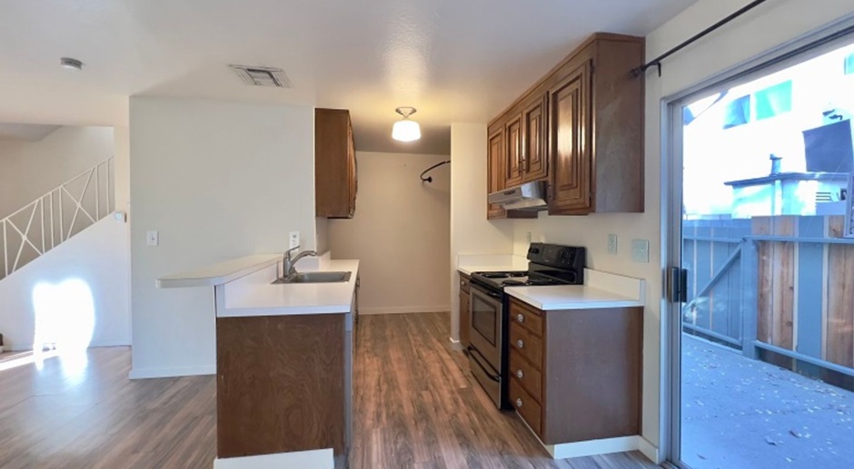 HALF OFF THE FIRST MONTH'S RENT - Renovated Two Bedroom Napa Condo 