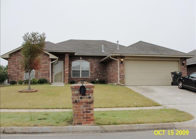 Houses Near NOW LEASING FOR FALL! 4 bed, 2 bath, 2 car garage home 1.5 miles from OU Campus! August move in