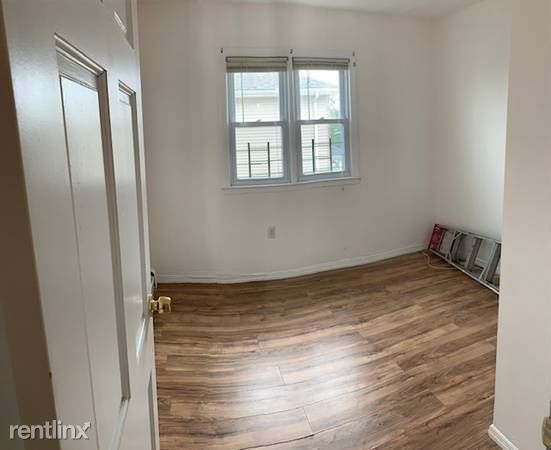 Updated 2 Bedroom Apartment 2nd Floor 3-Family Home - H/HW Incl. /Yonkers