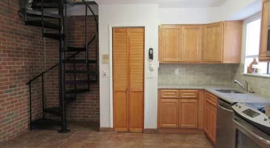 Incredible 2-Bedroom Apartment in Queen Village! Available Mid-May!