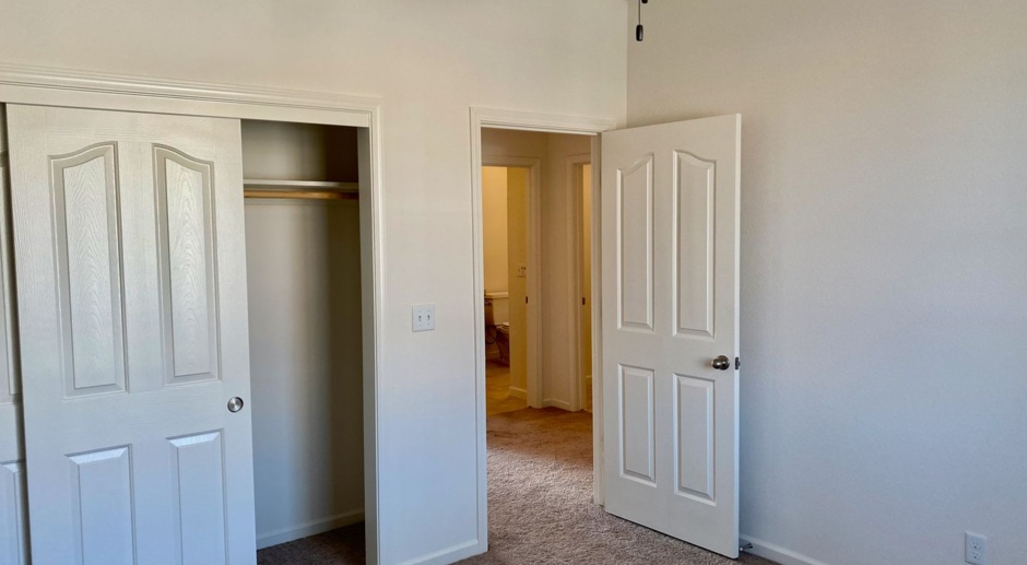 $2,250 Locan & Ashlan 3 Bedroom, E. Giavanna, Fresno
