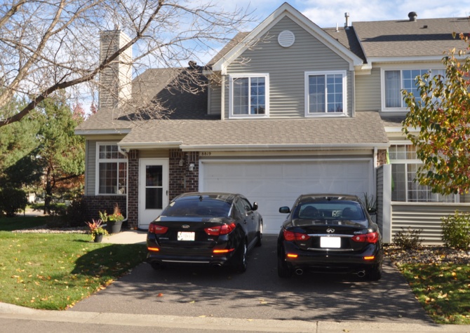 Houses Near Large End Unit Townhouse in Inver Grove Heights