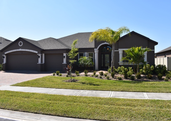 Houses Near Exquisite Home in Sawgrass Lakes