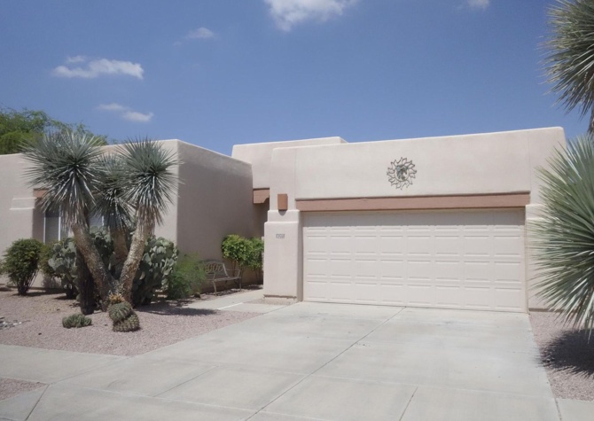 Houses Near 3BD+DEN, 2BA ORO VALLEY HOME W/ PRIVATE POOL AND BEAUTIFUL VIEWS!