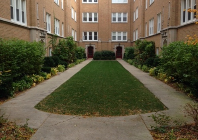 Houses Near Evanston Condo - 2 Bed 1 Bath, Parking & W/D Included