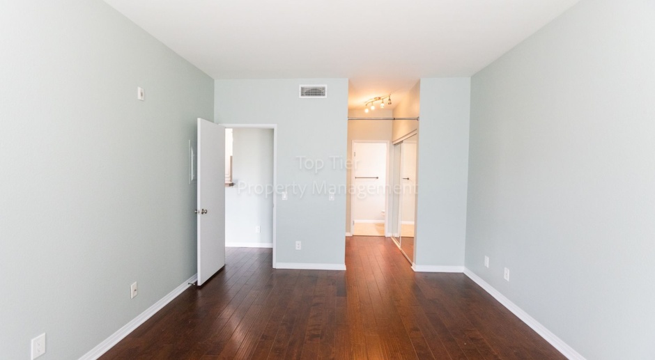Beautiful 2 Bed 2 Bath 1026 sq ft condo in the heart of Mission Valley - Available Now!
