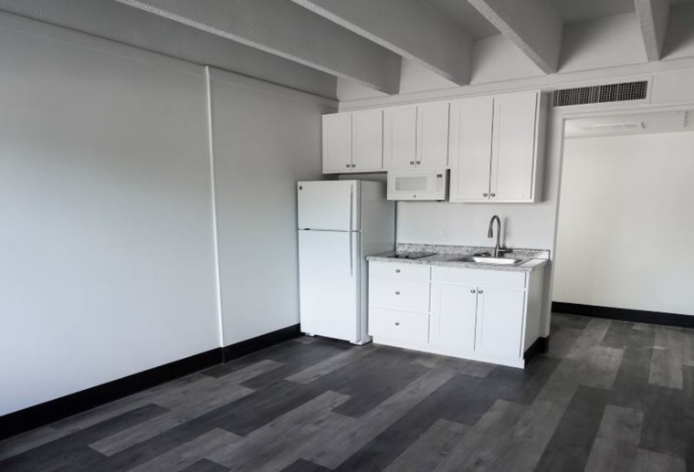 Corner unit, all Utilities INCLUDED - Limited Availability! $399 MOVES YOU IN! PAY NOTHING TILL APRIL 1!