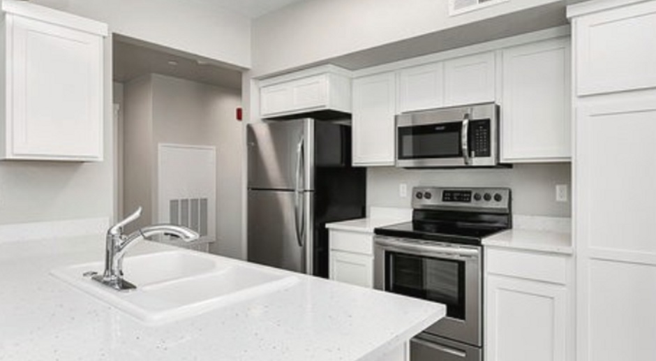Special Offers: Modern 3-Bed, 2-Bath Apartment with a Cozy Patio and Clubhouse Amenities in Meridian