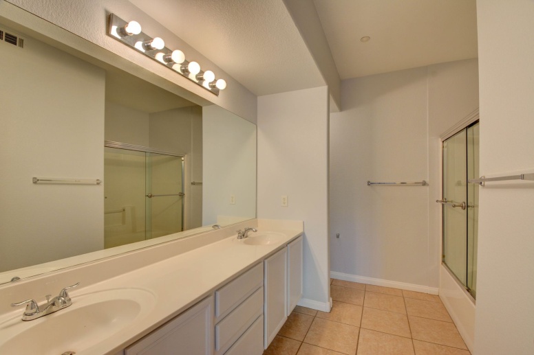Beautiful Spacious 2BR in Gated Green Valley. Recently Renovated