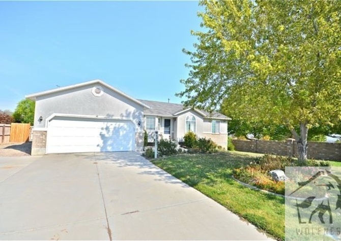 Houses Near No Security Deposit Option! Incredible 4 Bedroom Riverton Home