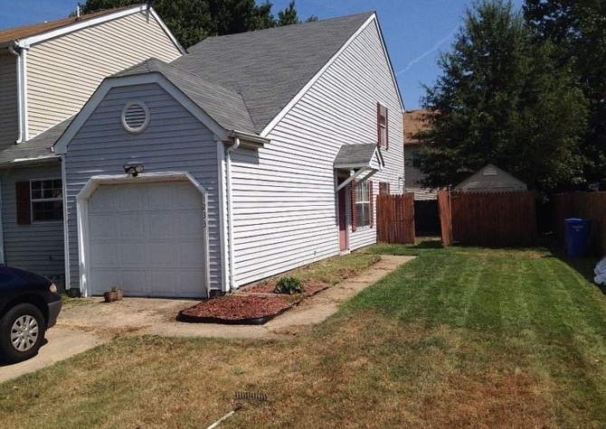 Houses Near Great location within 5 minutes of I-64 and Battlefield Blvd. 