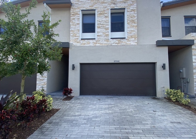 Houses Near Amazing Townhome in Doral