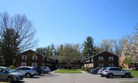 Apartments Near UHart Suffield West Apartments for University of Hartford Students in West Hartford, CT