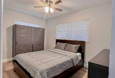 Room for Rent - UCF East Orlando House, Modern & Newly-Renovated