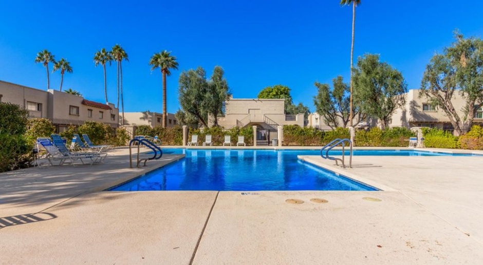 Great Location in Scottsdale,!  2 bedroom, 1.5 bath, community pool