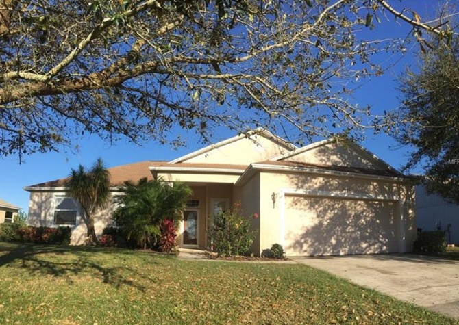 Houses Near Lake Wales Large 3 Bedroom Available! 