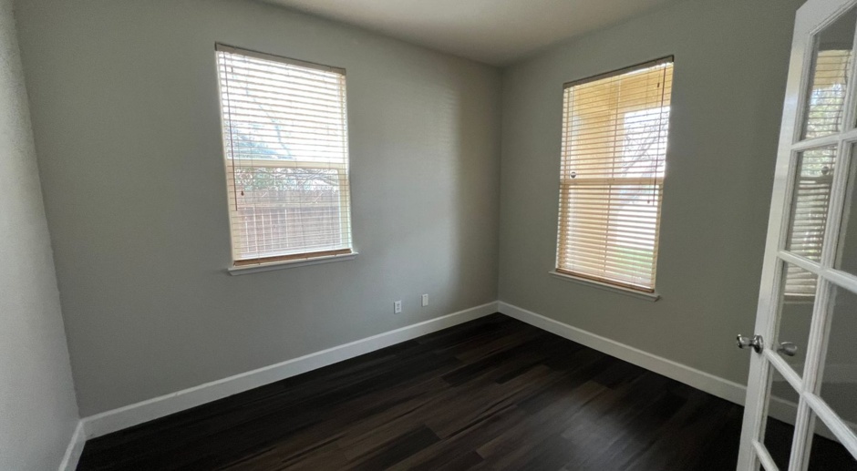 North MERCED: $2050 4 bedroom (4th is a bonus room, no closet) and 3 full bathrooms! 2 story home with yard care included *