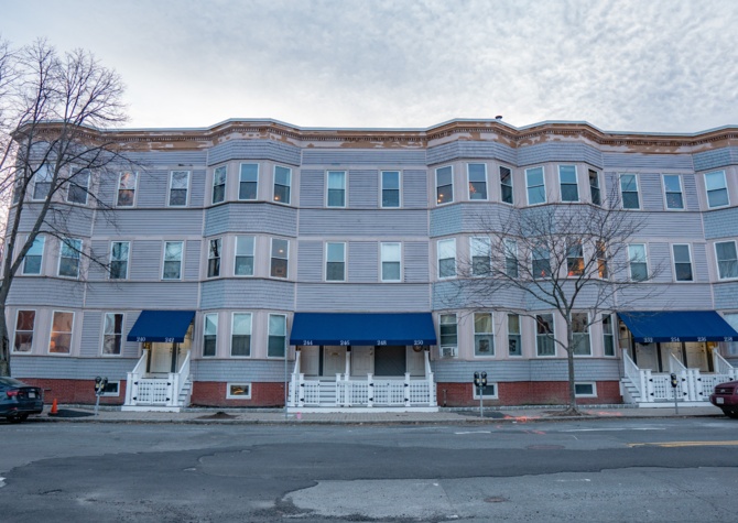 Houses Near Unbeatable location in the heart of Inman Square!