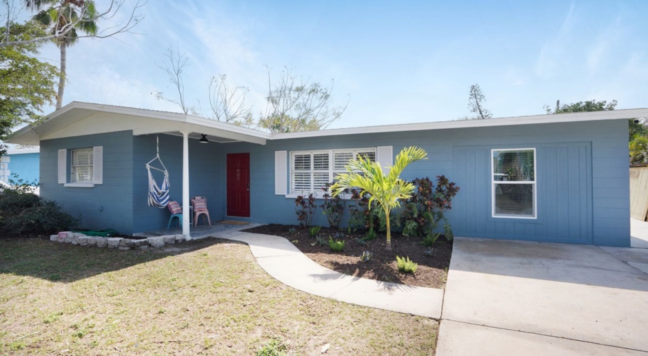 Furnished Chic Monthly Rental Home in Bradenton, FL