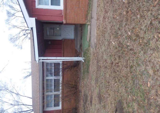 Houses Near Newly Updated 3 Bedroom 2 Bath duplex  with 2 gar.-Move In 01/06/2021