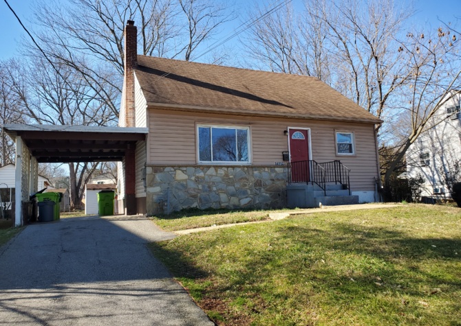 Houses Near Charming Spacious Cape Cod With 6 Potential Bedrooms & 3 Full Baths!