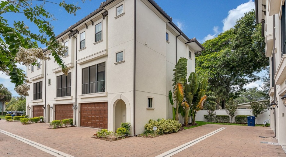 South Tampa 3-story, 4 Bedroom Townhome!