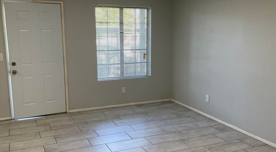 2 Bedroom + 2 Bathroom Apartment! Minutes away from the 14 Freeway! Move-in Ready!!