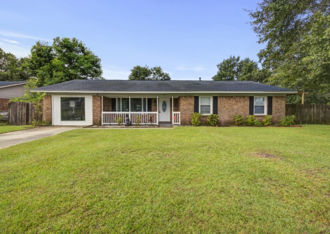 Houses Near Four bedroom home in Goose Creek