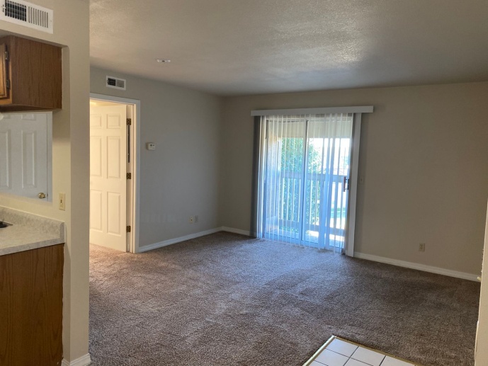 One bedroom with a balcony AND washer & dryer hook-ups!