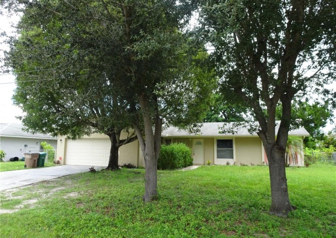 Houses Near 3/2  Pool Home in Cape Coral