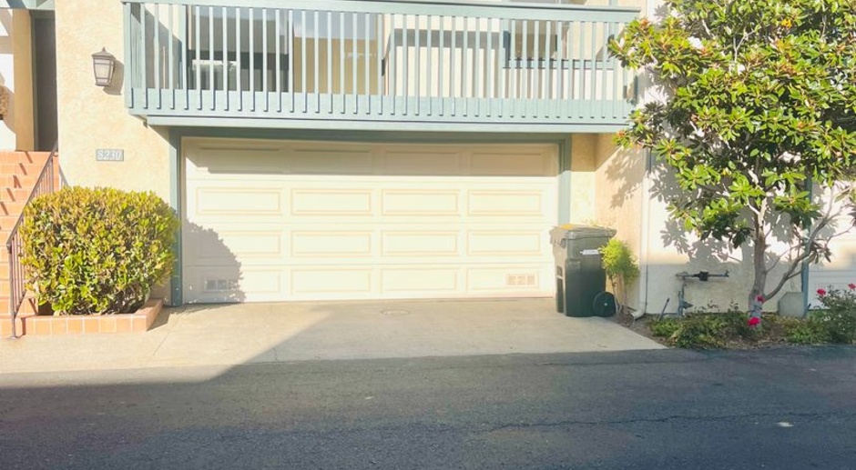 LA JOLLA VILLAGE LIVING! SPACIOUS 3BD/2.5BA TOWNHOME.  AVAILABLE NOW @ ONLY $4,495/mo