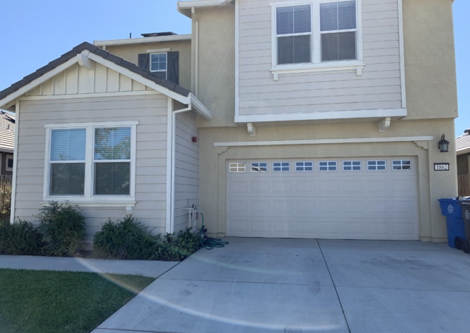 Houses Near Rental in Manteca with Solar