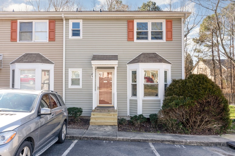 Beautiful 2 Story 3 Bedroom End unit Townhome with a Stonewalled Fireplace in Darby Glen, Durham! 2 Assigned Parking Spaces! Available Now!