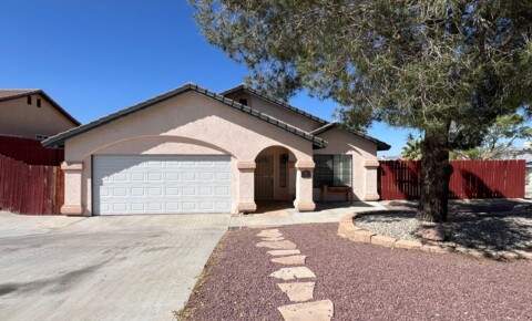 Houses Near Barstow 3 Bedroom 2 Bathroom House with Swimming Pool & Pool Service Included! for Barstow Students in Barstow, CA