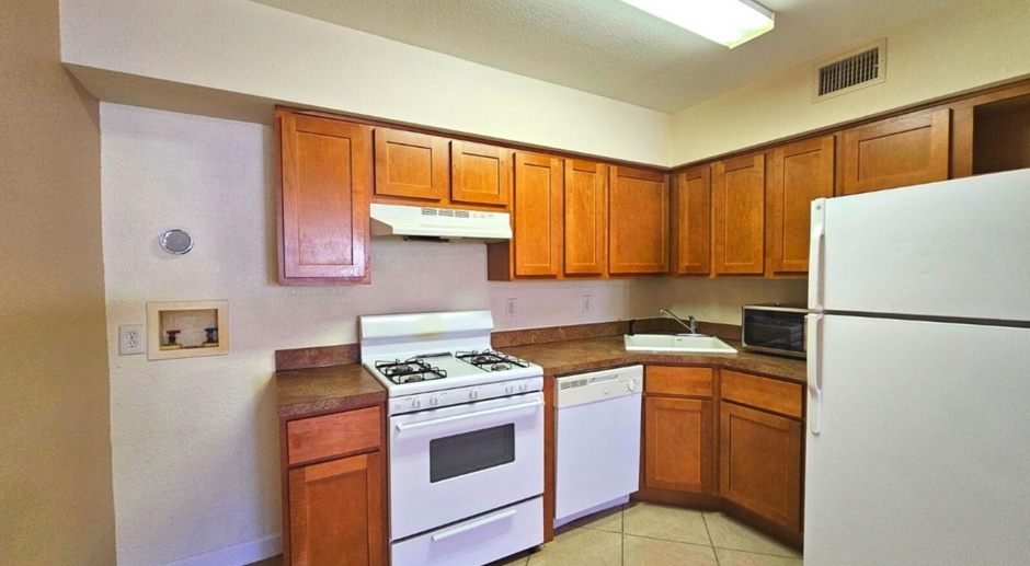 2 Bedroom, 1 Bath apartment in Cleartwater!
