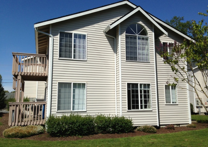 Houses Near Conveniently located to downtown Ferndale!  2 Bd., 1 Ba., 4 Plex