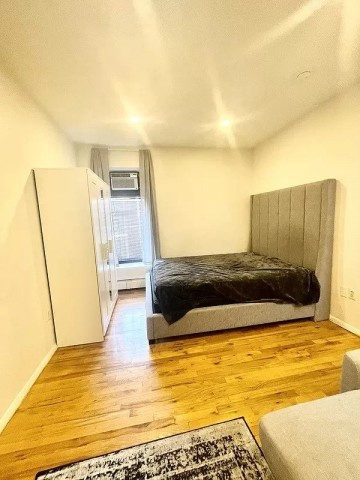 Room for Rent  w/Balcony