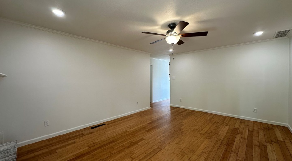 Gorgeous Spacious 4 Bedroom 2.5 Bath House for Rent!