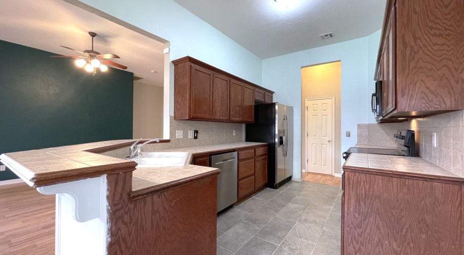 Welcome to this charming single-family home located in the heart of Oklahoma City!