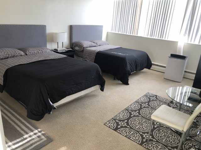  Spacious furnished master bedroom and private bath near Brentwood & UCLA 
