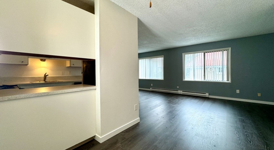  **$750 DEPOSIT & FREE FIRST MONTH'S RENT** Updated Top Floor Two Bedroom w/ Vintage Vibe in Sullivan's Gulch~ Upstairs Unit~ Off Street Parking Available~ Onsite Laundry~ PETS WELCOME 