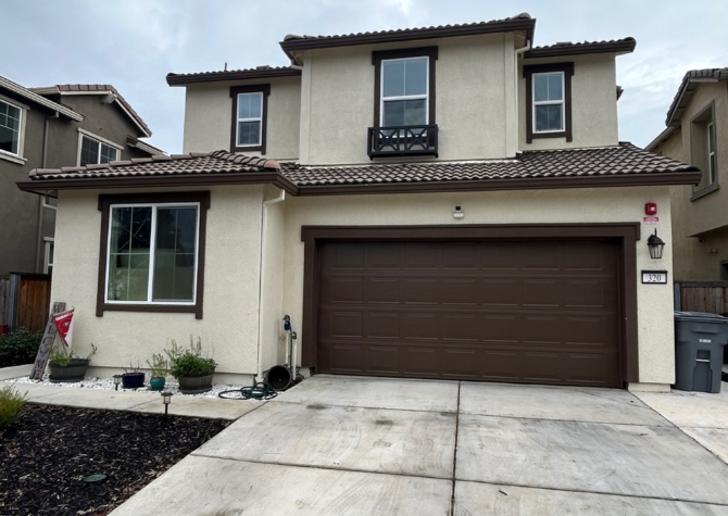 Houses Near GORGEOUS 4 BEDROOM 3 BATH IN VACAVILLE!