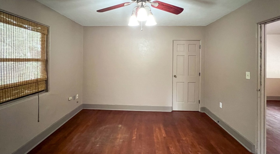 5-Bedroom House off University Ave - Available NOW!