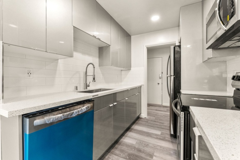 ONE MONTH FREE, Completely Remodeled 1BD/1BA in Belmont Hills