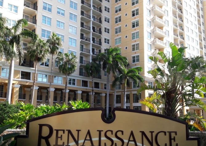 Houses Near Annual/or short term  Beautifully remodeled 2/2 condo at The Renassance downtown Sarasota